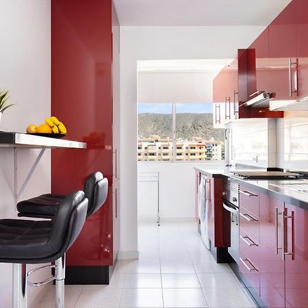 Black And White Apartment Free Wifi Лос-Крістіанос Екстер'єр фото