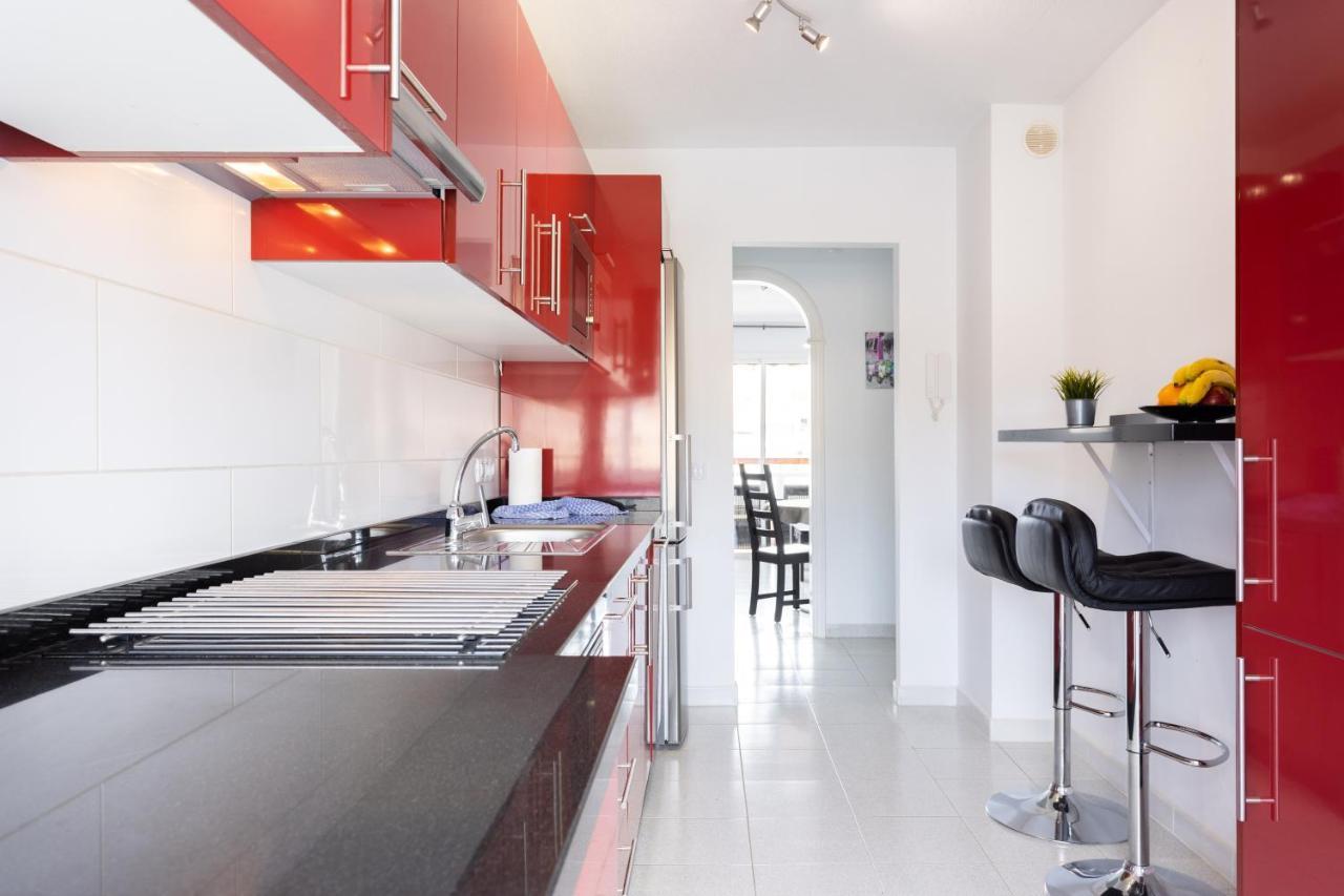 Black And White Apartment Free Wifi Лос-Крістіанос Екстер'єр фото