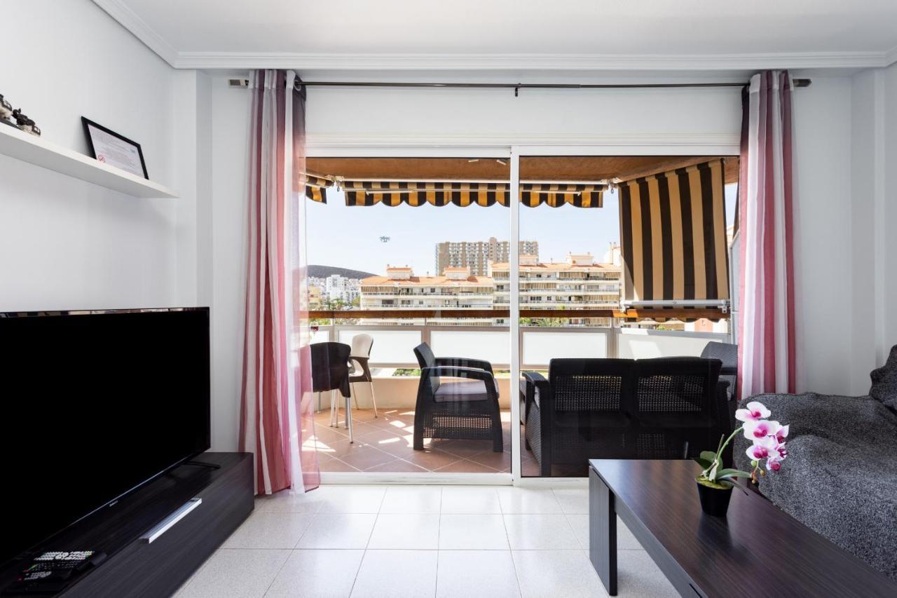 Black And White Apartment Free Wifi Лос-Крістіанос Екстер'єр фото