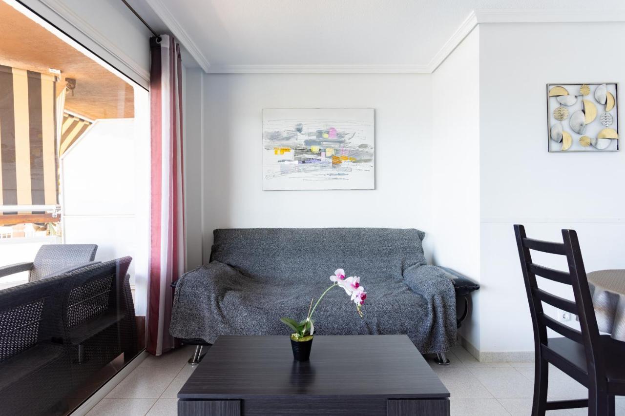 Black And White Apartment Free Wifi Лос-Крістіанос Екстер'єр фото
